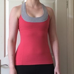 Lululemon coral scoop neck tank size 4
